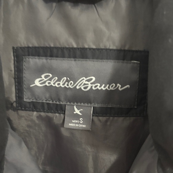 Eddie Bauer Men's Black and Gray Vest with Orange Accents - Picture 2 of 6